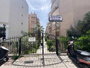 مجتمع آنتیک (کنار دریا) با دو ورودی
